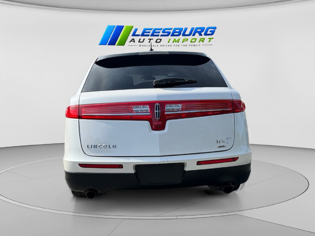 Used 2013 Lincoln MKT AWD image 4