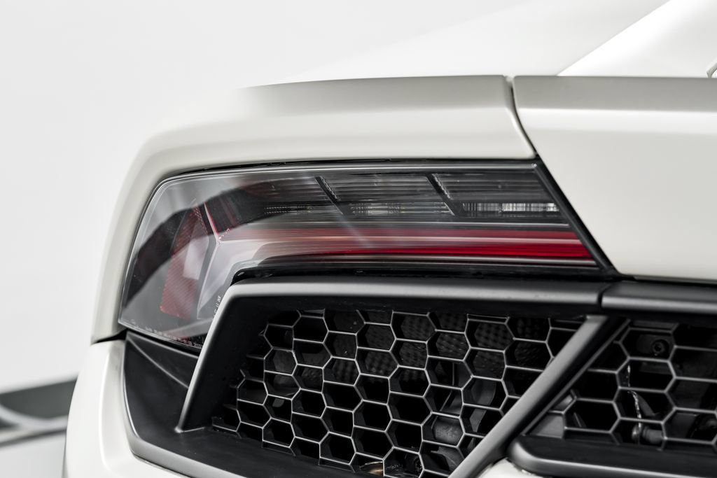 Used 2018 Lamborghini Huracan Performante AWD/4WD image 50