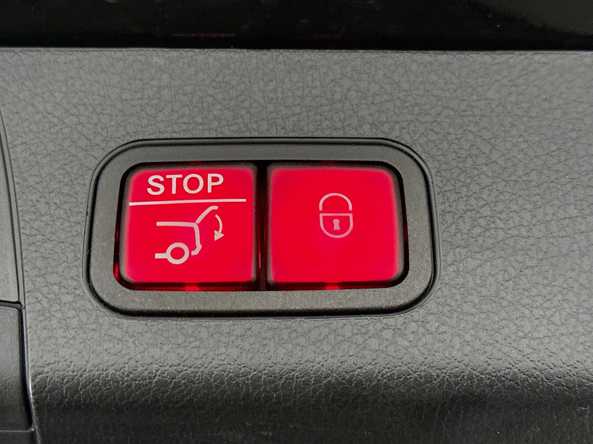 Used 2023 Mercedes-Benz GLB 250 4MATIC image 33