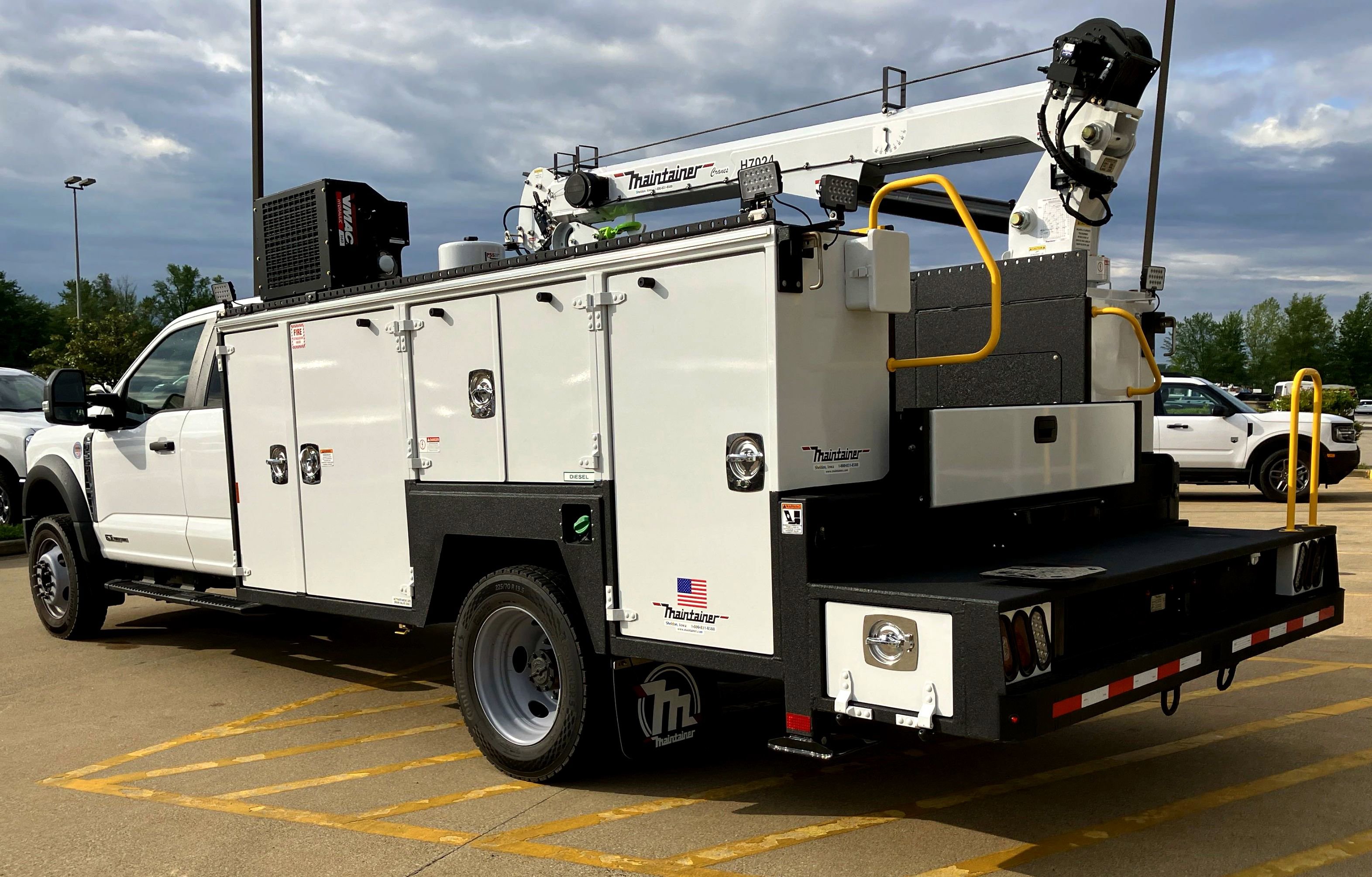 New 2025 Ford F550 4x4 SuperCab Super Duty image 4