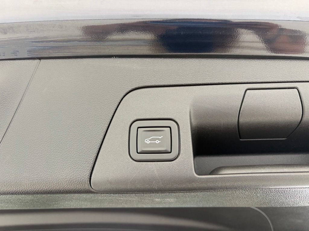 Used 2021 Buick Envision Essence FWD image 43