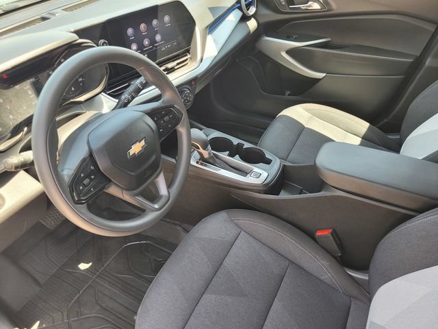 Certified 2024 Chevrolet Trax LS w/ LS Convenience Package FWD image 17