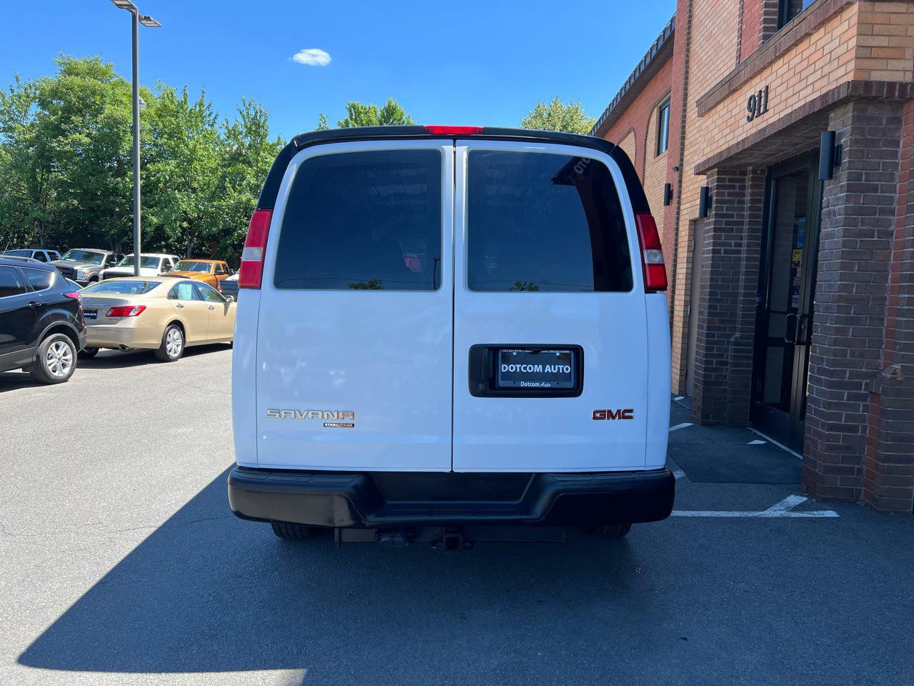 Used 2017 GMC Savana 2500 RWD image 8