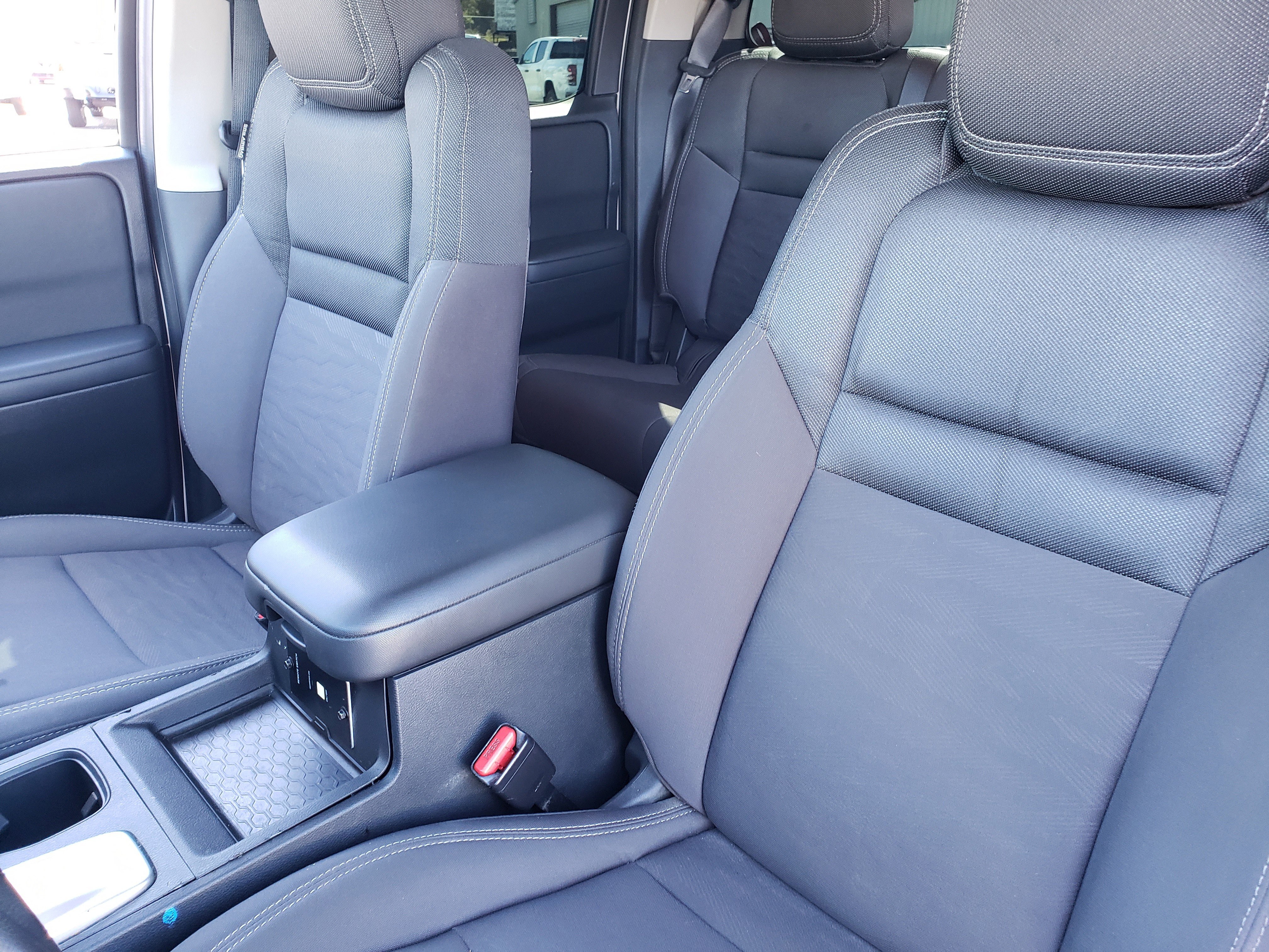 Used 2022 Nissan Frontier SV w/ Technology Package image 24