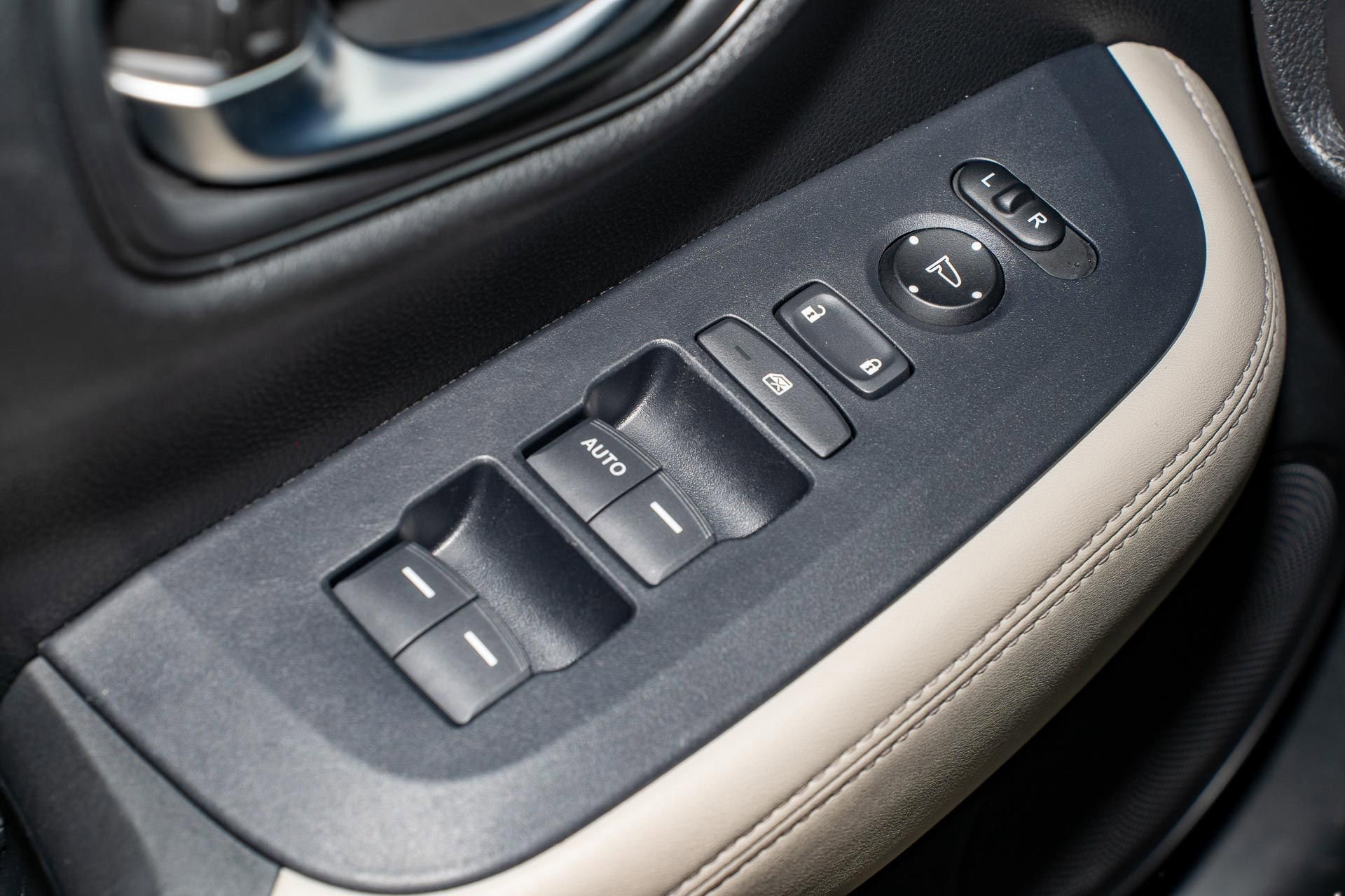 Used 2023 Honda HR-V LX image 25