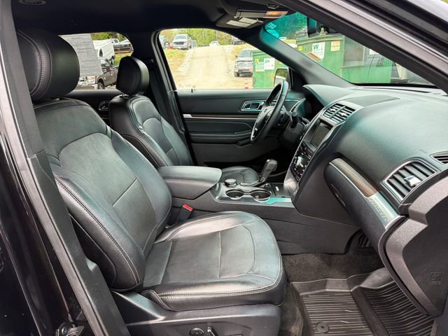 Used 2017 Ford Explorer Limited w/ Equipment Group 303A AWD/4WD image 27