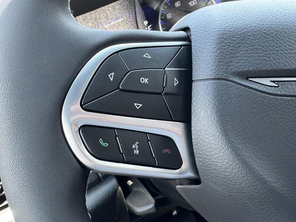 New 2027 Chrysler Pacifica Select FWD image 14