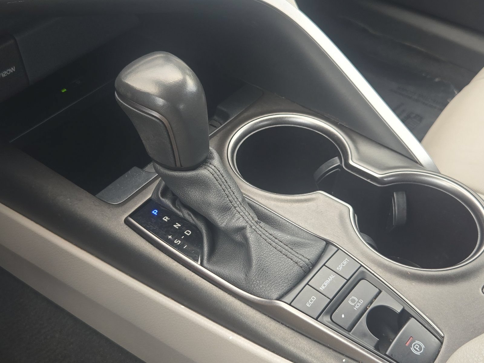 Used 2024 Toyota Camry XSE FWD image 18
