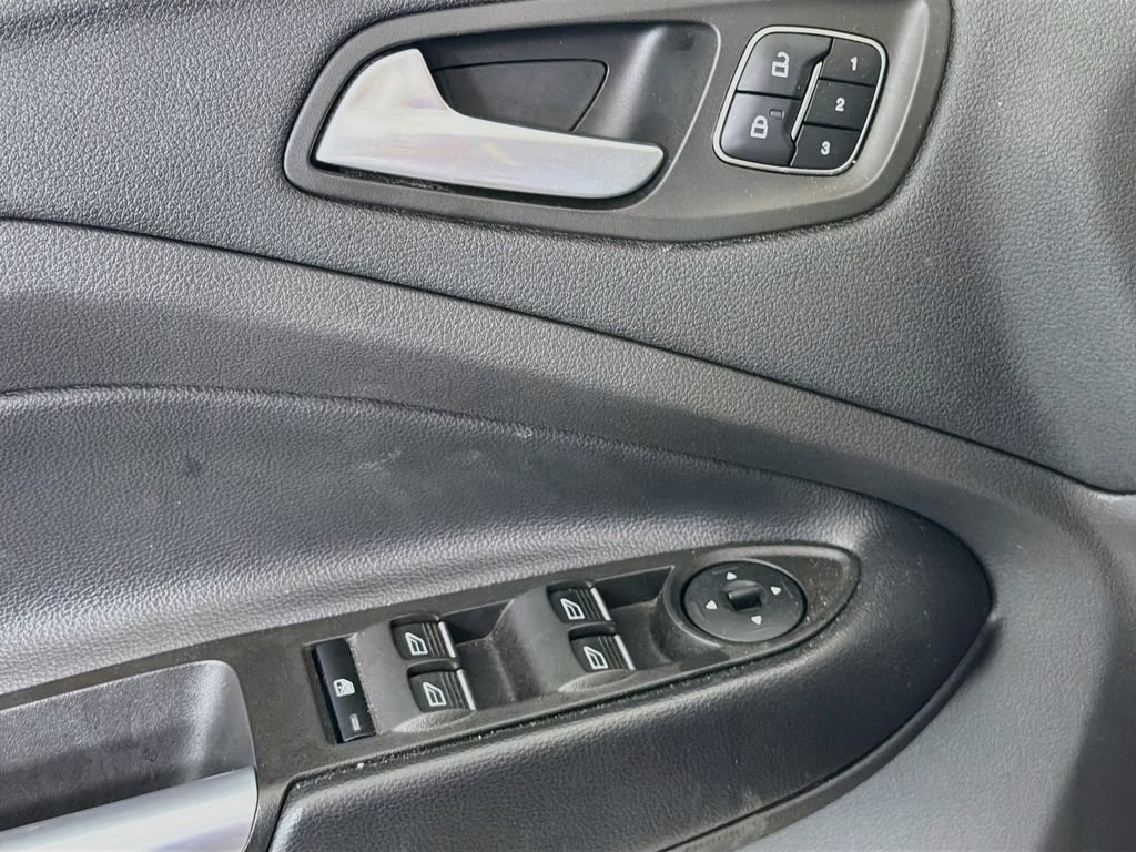 Used 2019 Ford Escape Titanium AWD/4WD image 21