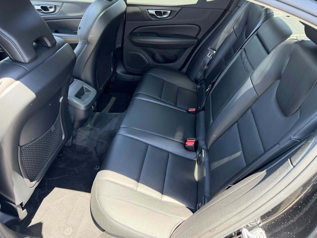 Used 2020 Volvo S60 T6 Momentum AWD/4WD image 13