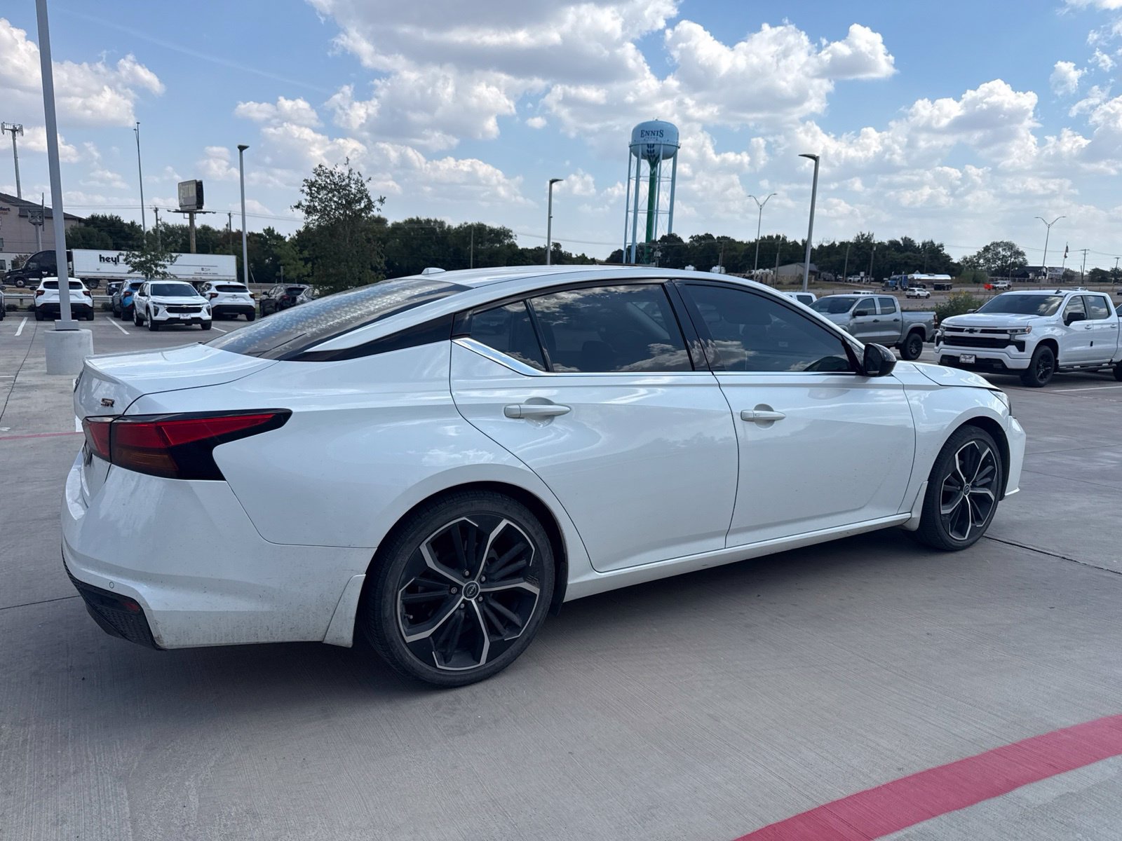 Used 2024 Nissan Altima 2.5 SR FWD image 5