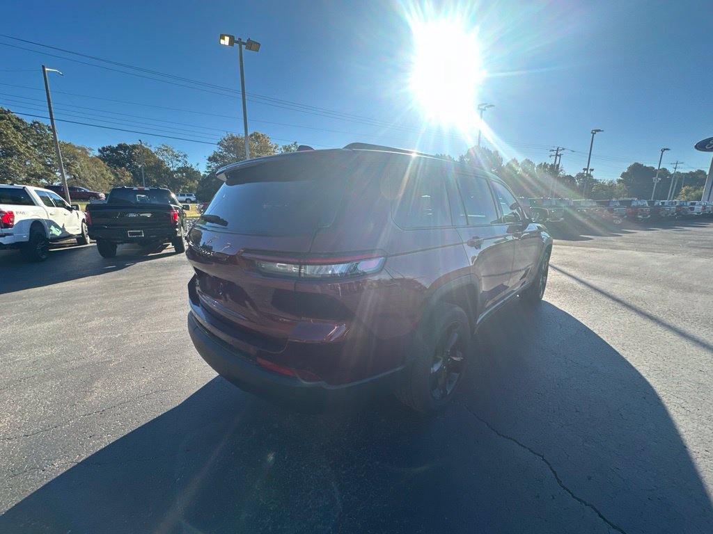 Used 2023 Jeep Grand Cherokee L Laredo AWD/4WD image 6