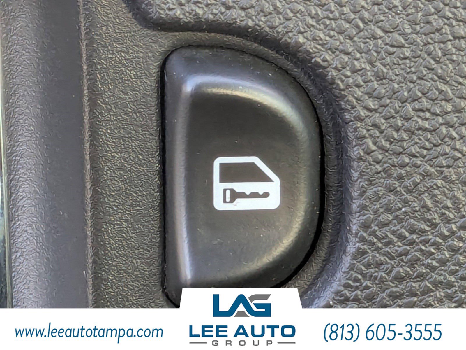 Used 2009 Chevrolet HHR LT image 22