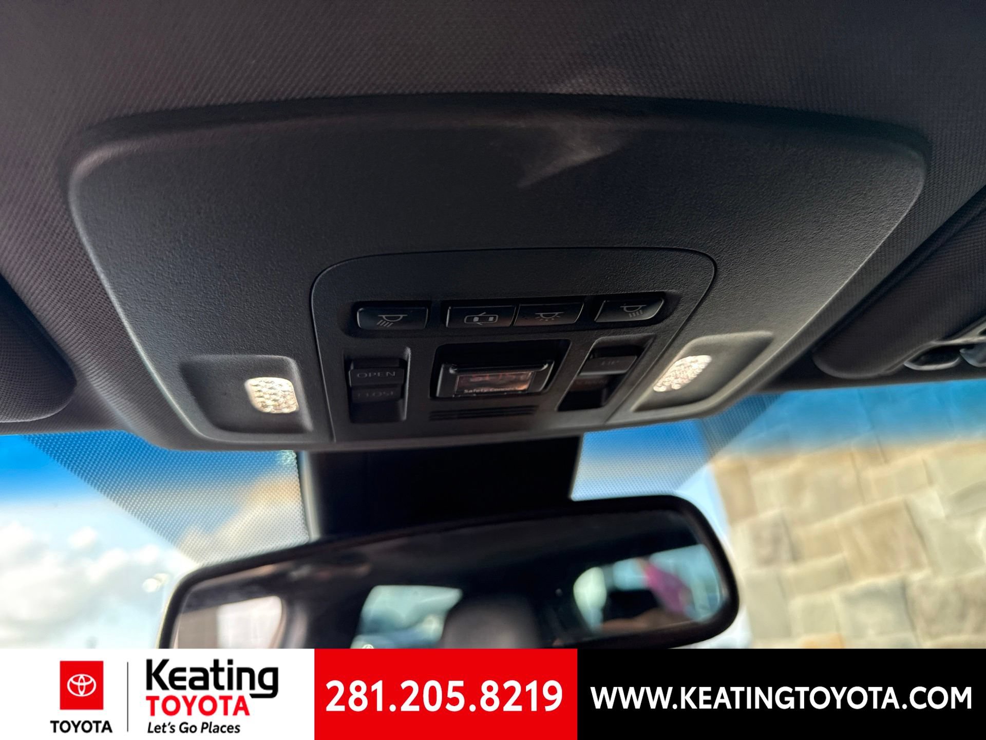 Used 2019 Toyota Avalon XLE w/ Moonroof Package FWD image 17