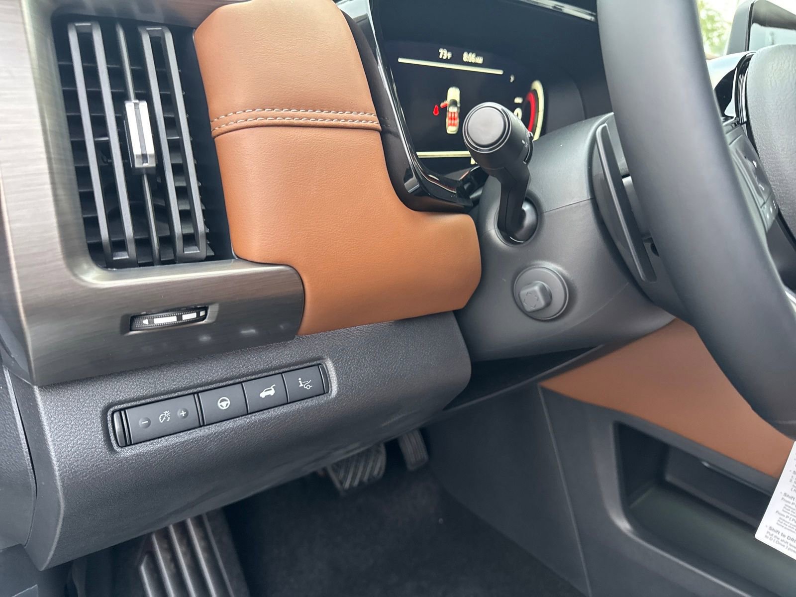 New 2025 Nissan Pathfinder Platinum w/ Black Appearance Package image 14