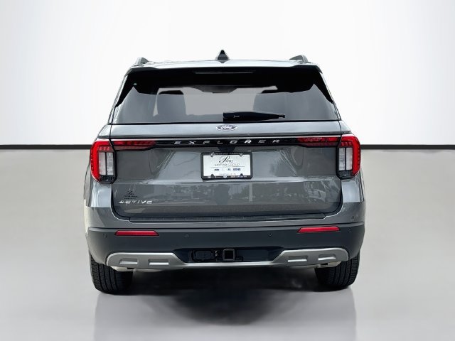 New 2026 Ford Explorer Active w/ Active Comfort Package RWD image 6