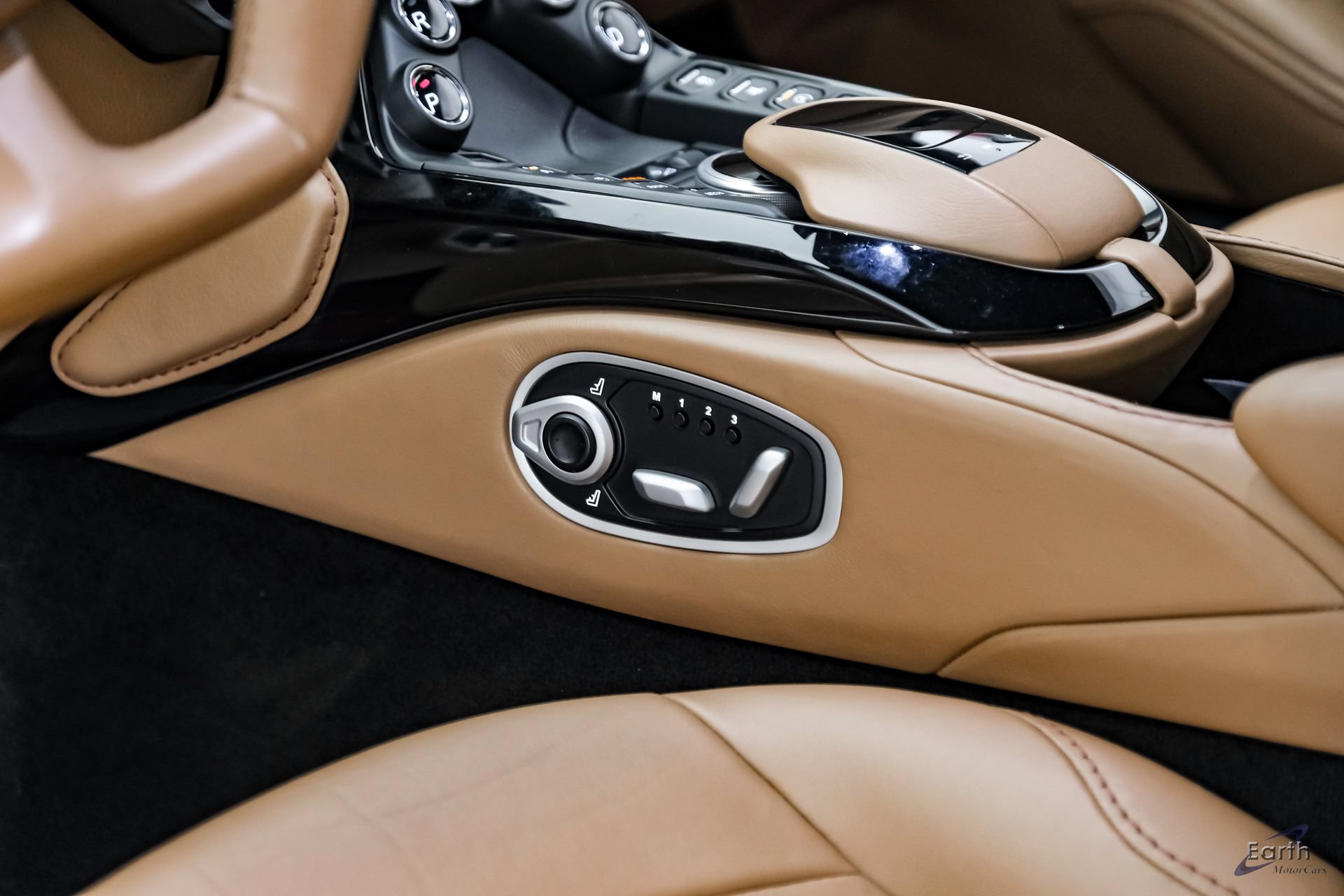 Used 2020 Aston Martin V8 Vantage Coupe RWD image 60