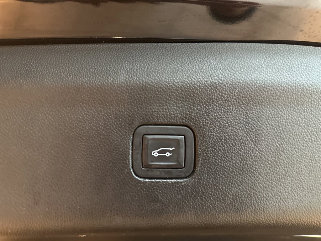 Used 2019 Buick Enclave Avenir w/ Avenir Technology Package image 12