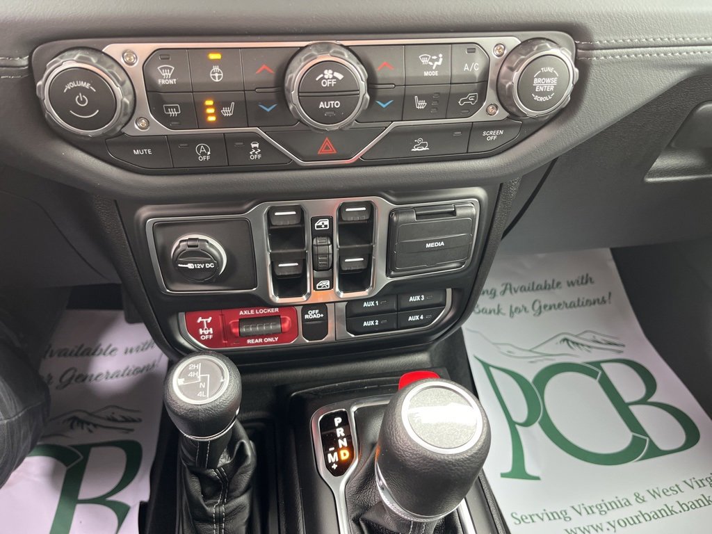 New 2025 Jeep Gladiator Mojave w/ Convenience Group image 23