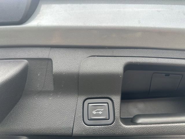 Used 2023 GMC Acadia SLT image 30