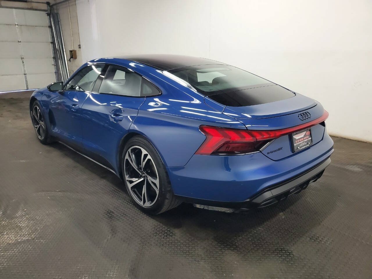 Used 2022 Audi e-tron GT Prestige AWD/4WD image 5