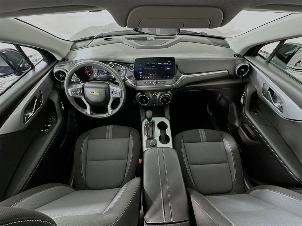 Used 2025 Chevrolet Blazer LT image 30