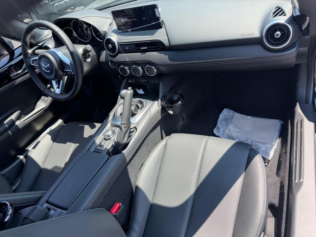 New 2026 MAZDA MX-5 Miata RF Grand Touring w/ Weather Package RWD image 4