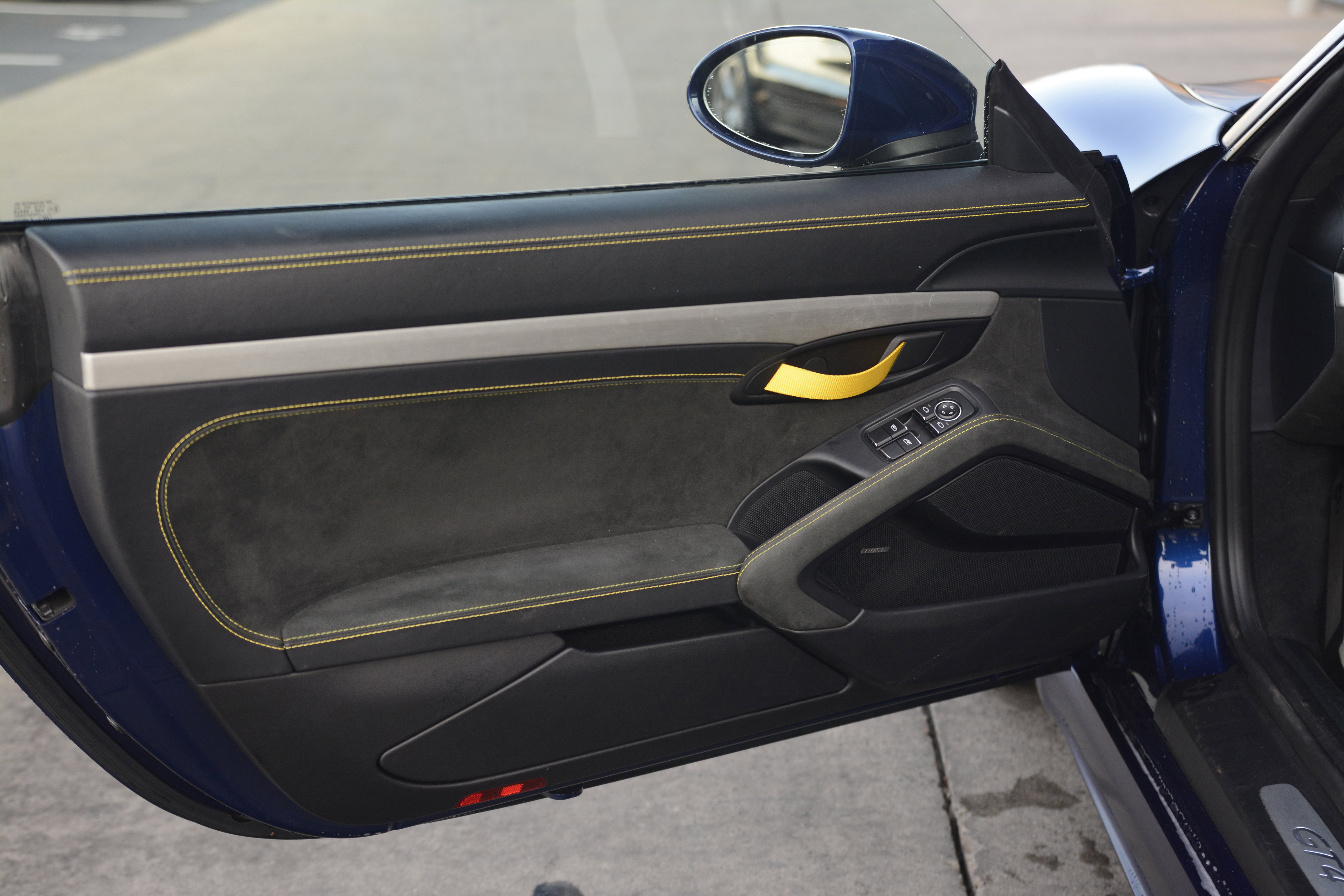 Certified 2022 Porsche 718 Cayman GT4 RWD image 13