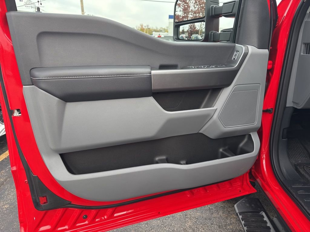 New 2026 Ford F350 XLT w/ FX4 Off-Road Package image 11