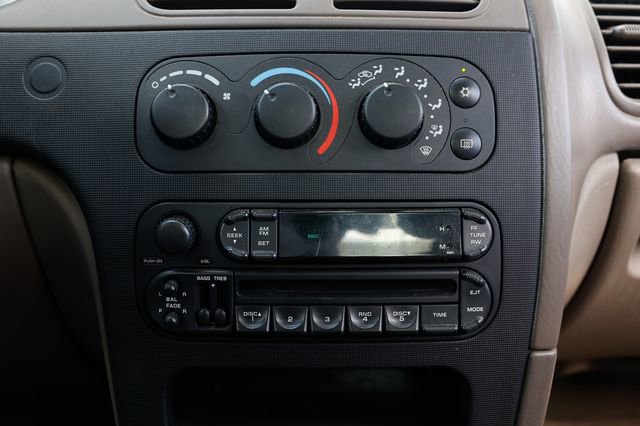 Used 2003 Dodge Intrepid SE image 34