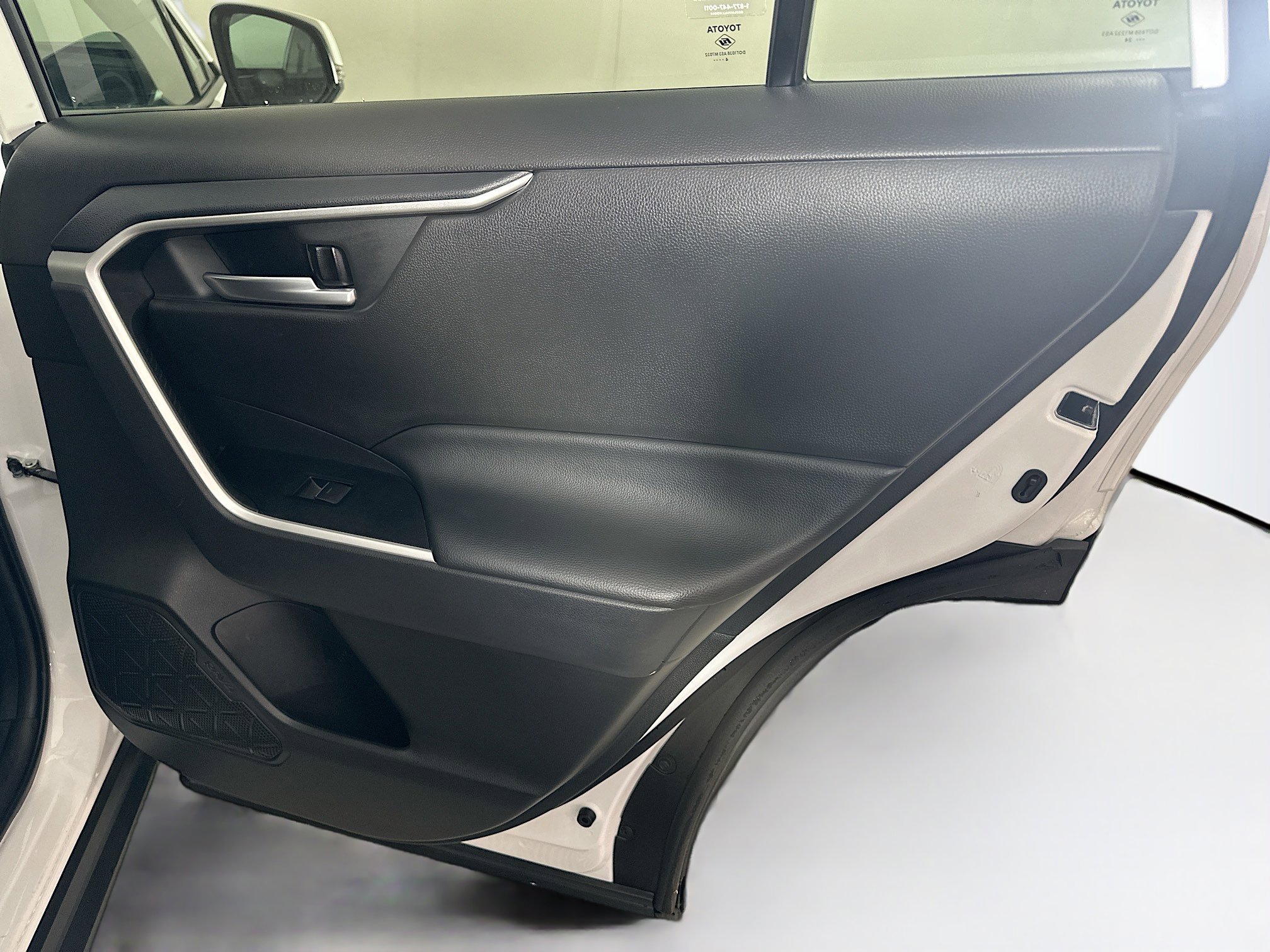 Used 2024 Toyota RAV4 XLE image 30