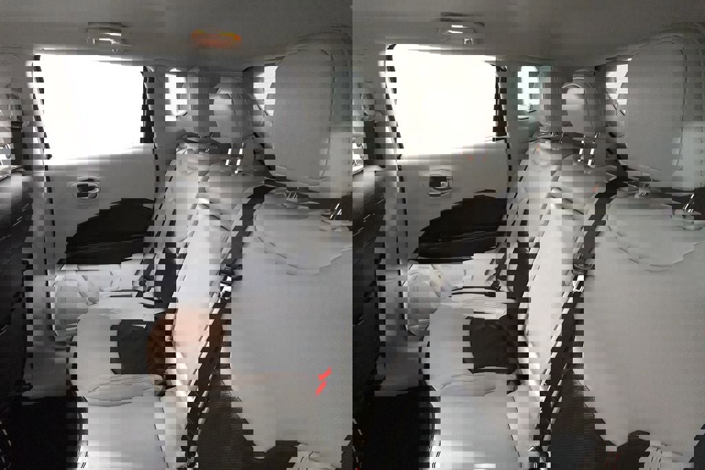 Used 2021 Jeep Compass Limited image 25