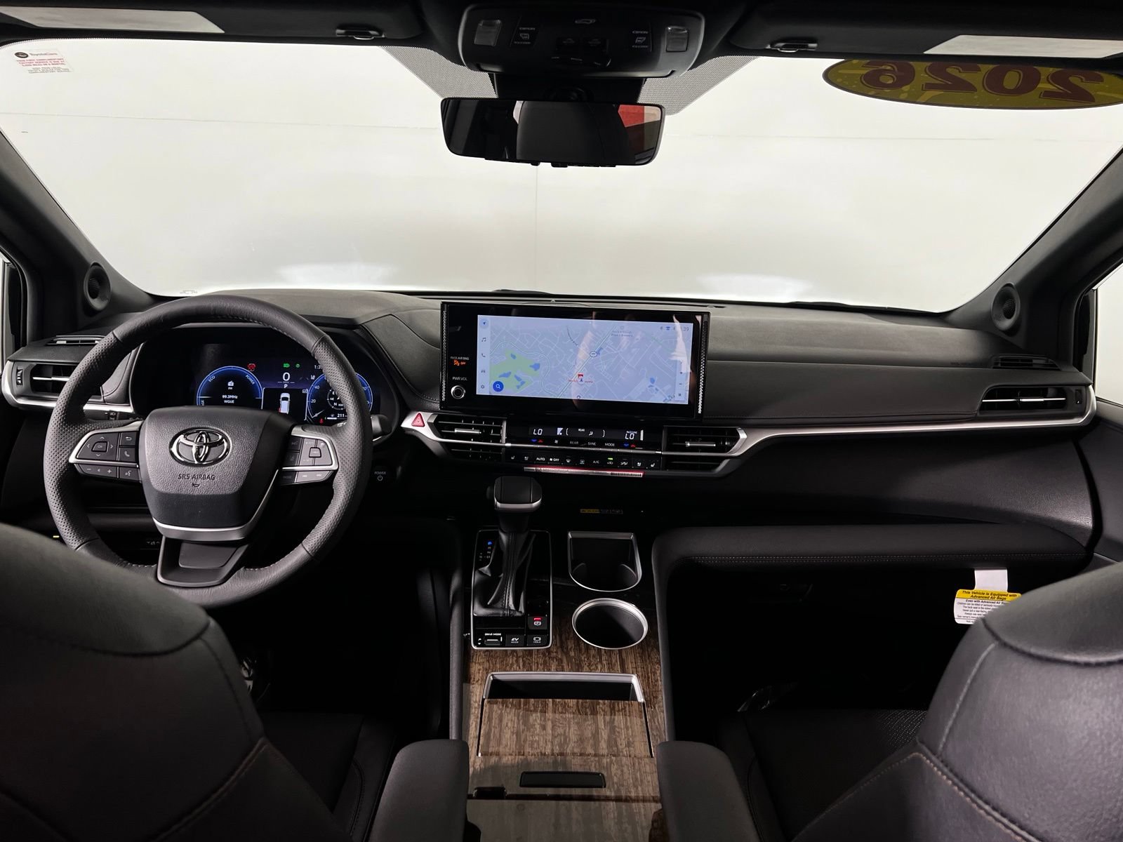 Used 2026 Toyota Sienna Limited FWD image 28