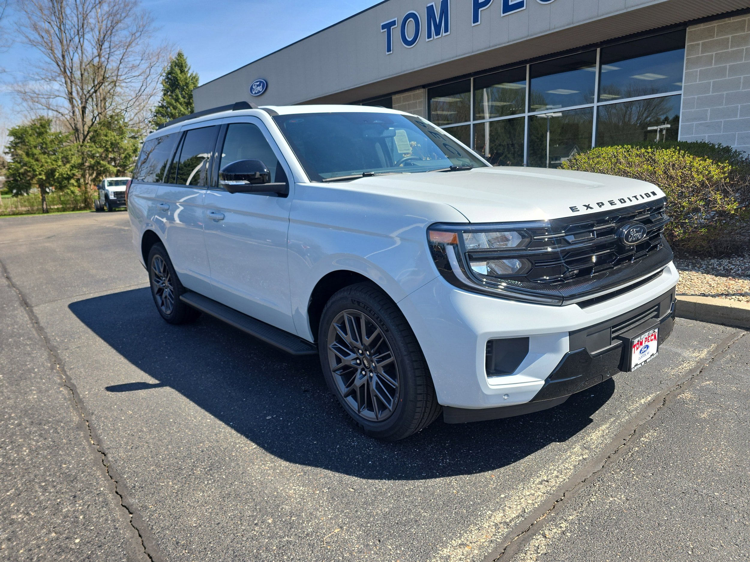 New 2026 Ford Expedition Platinum w/ Stealth Appearance Package