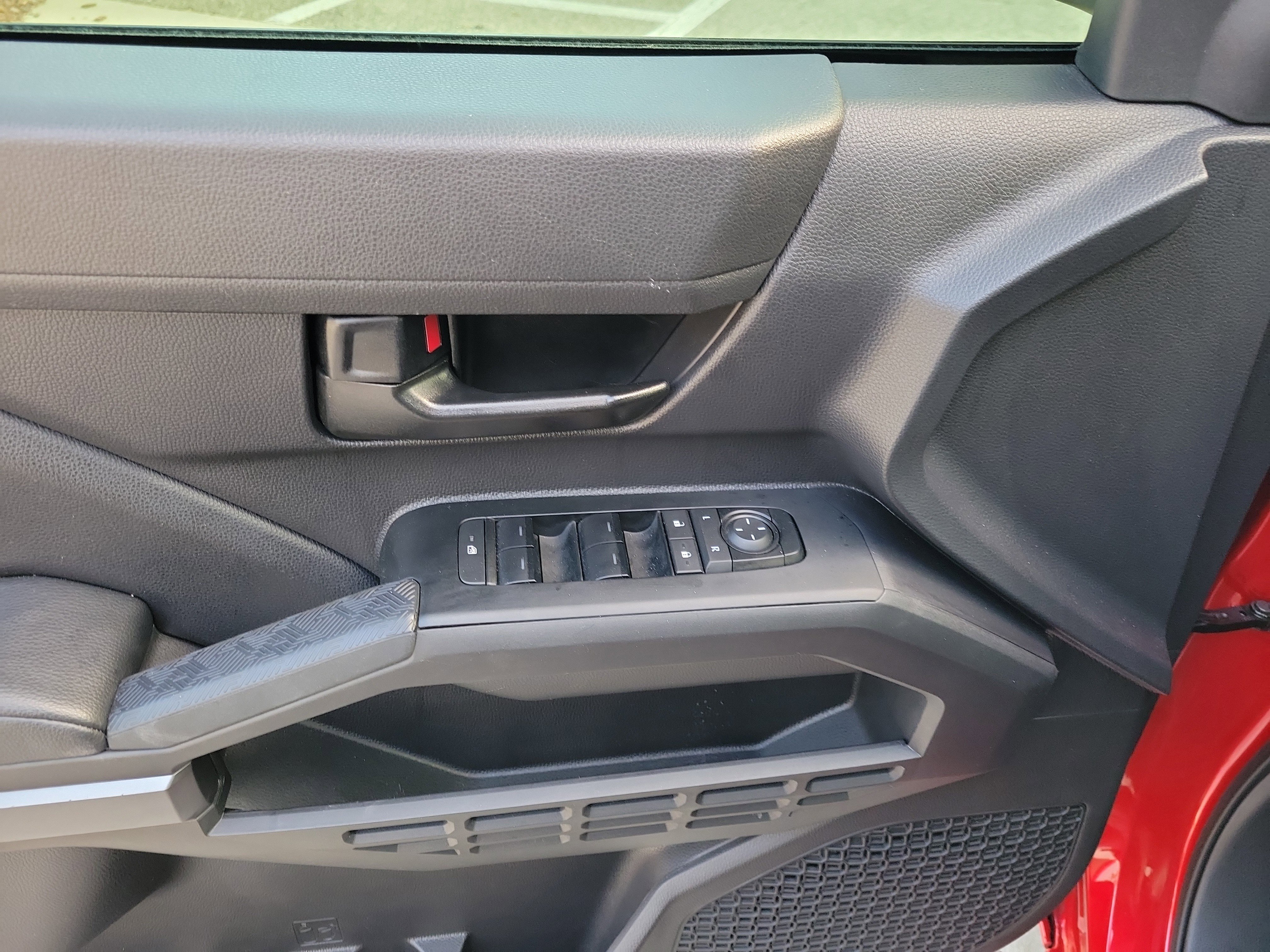 Certified 2025 Toyota Tacoma SR5 image 11