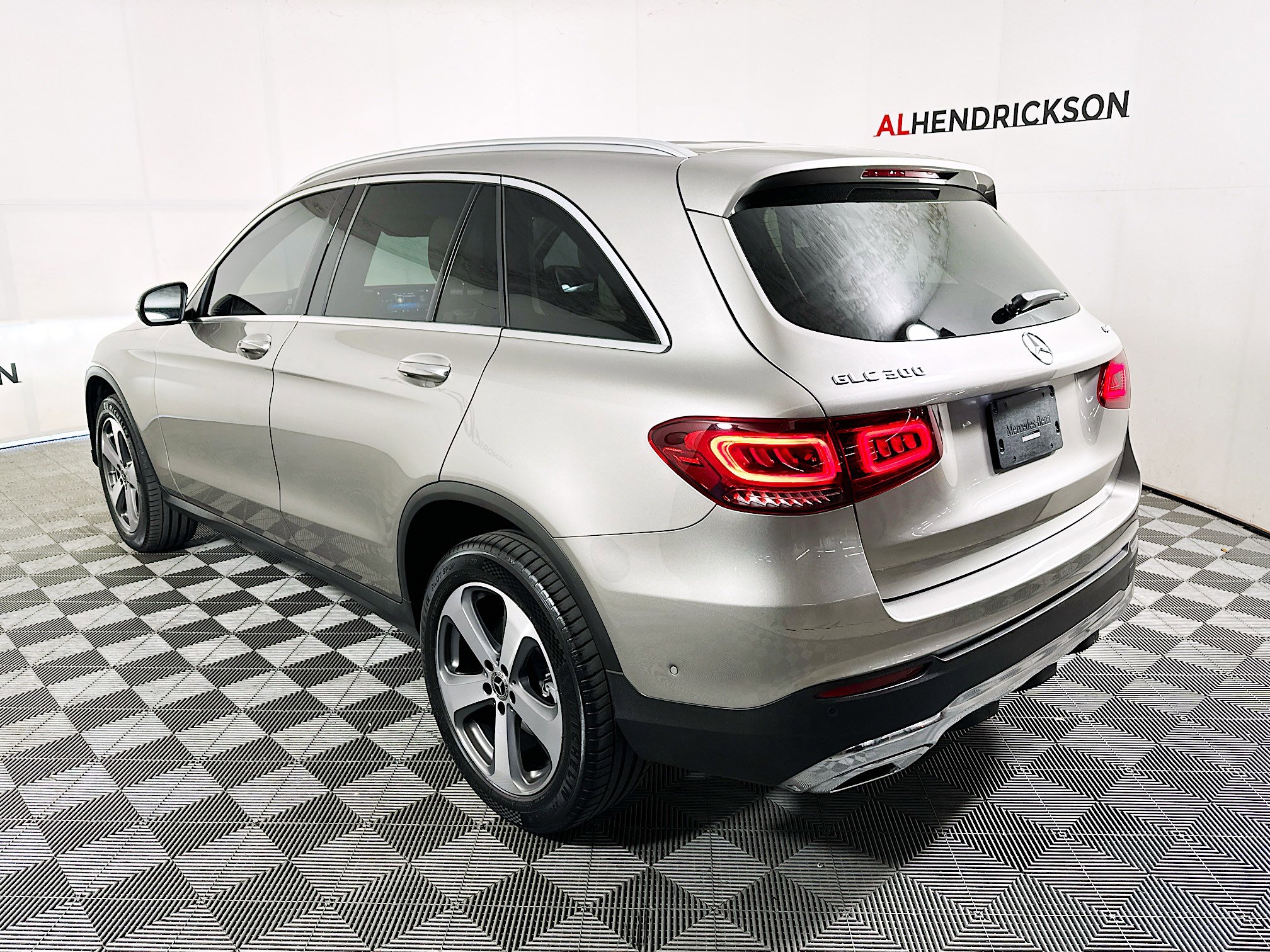Used 2022 Mercedes-Benz GLC 300 4MATIC image 5