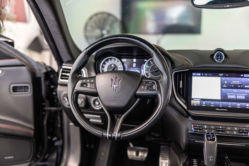 Used 2021 Maserati Ghibli RWD image 39