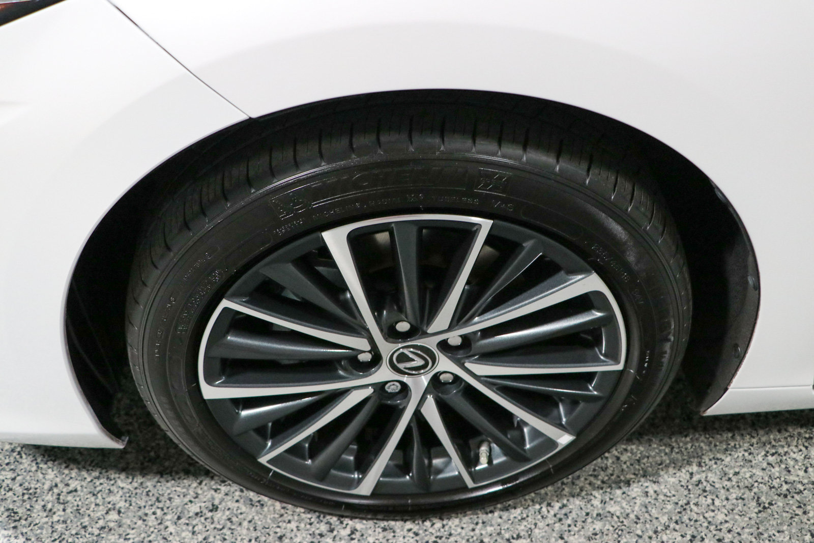 Used 2025 Lexus ES 350 w/ Premium Package FWD image 11