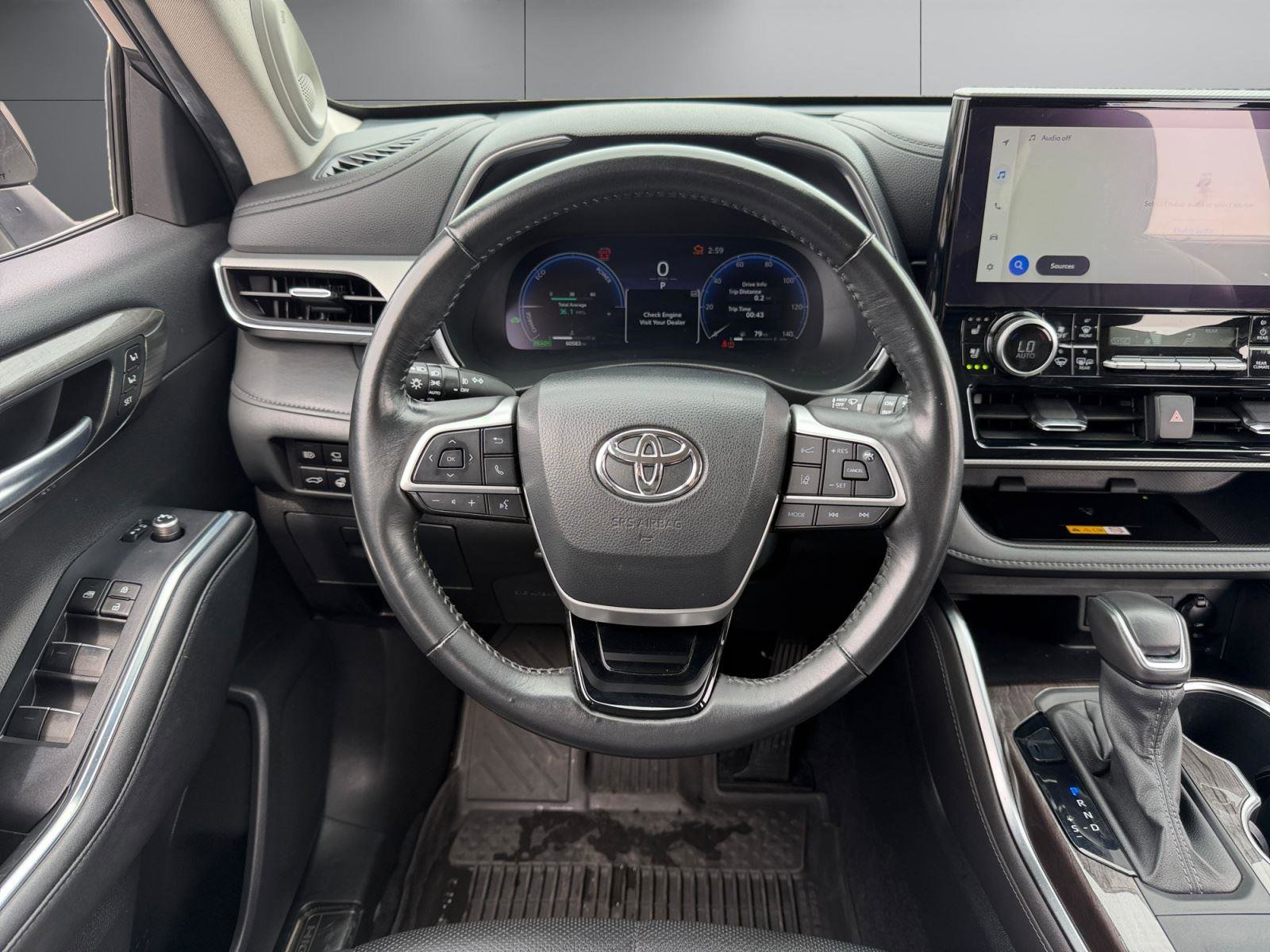 Used 2024 Toyota Highlander Platinum image 5