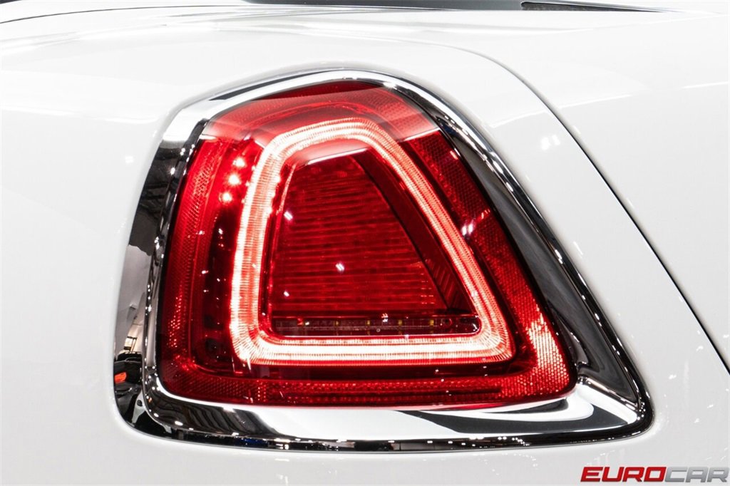 Used 2018 Rolls-Royce Dawn image 19