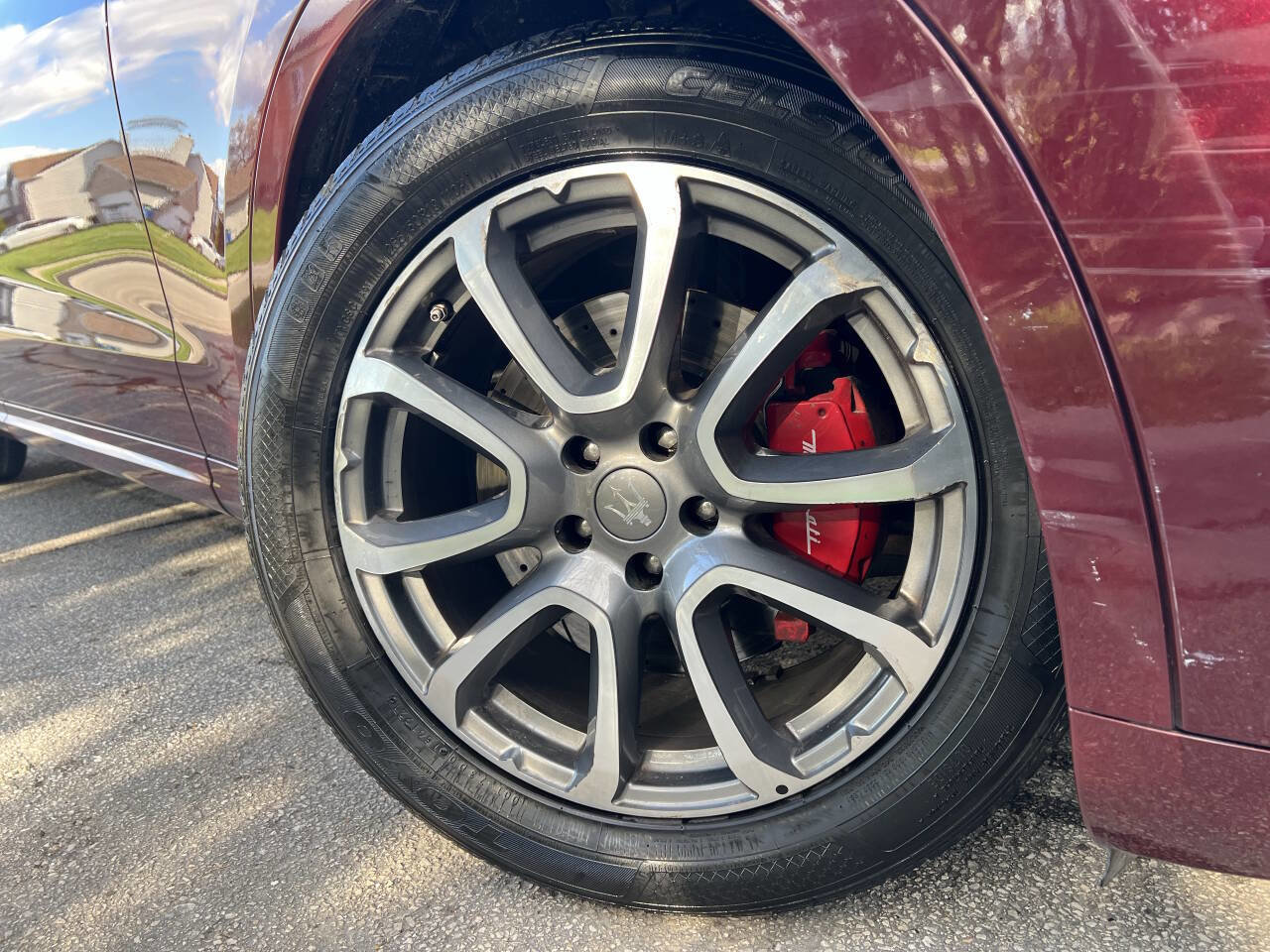 Used 2017 Maserati Levante w/ Luxury Package AWD/4WD image 7