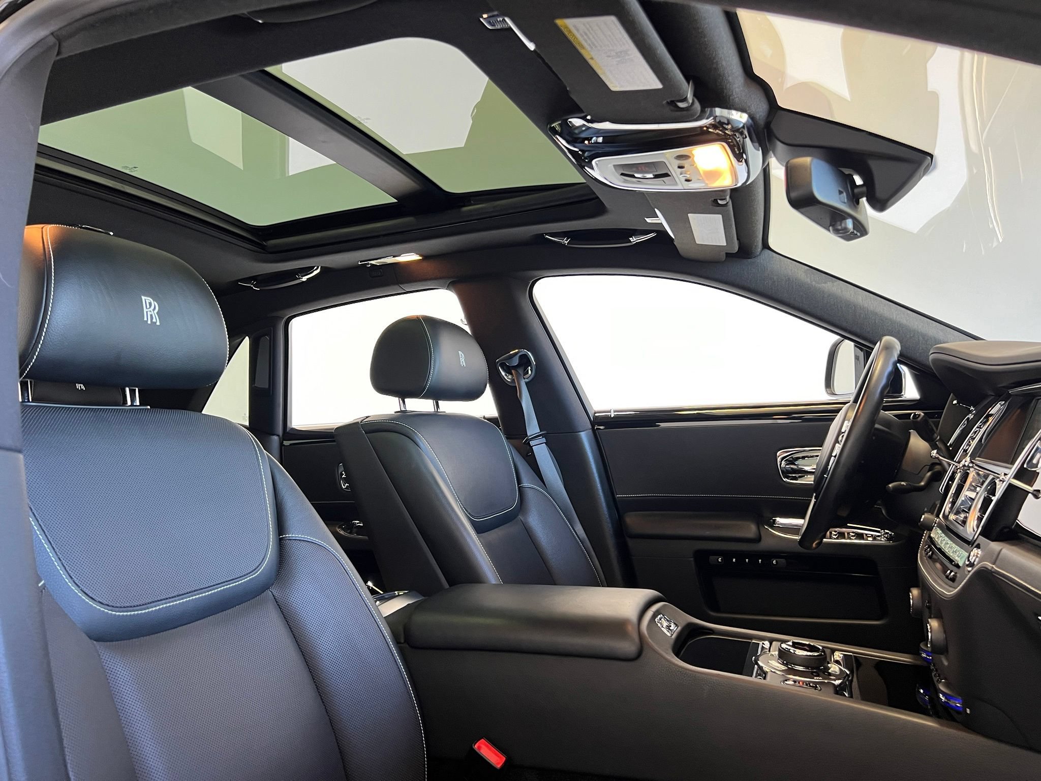 Used 2017 Rolls-Royce Ghost RWD image 23
