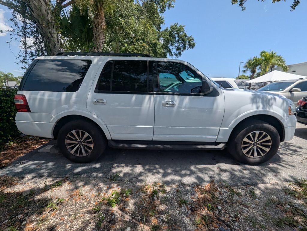 Used 2017 Ford Expedition XLT RWD image 17