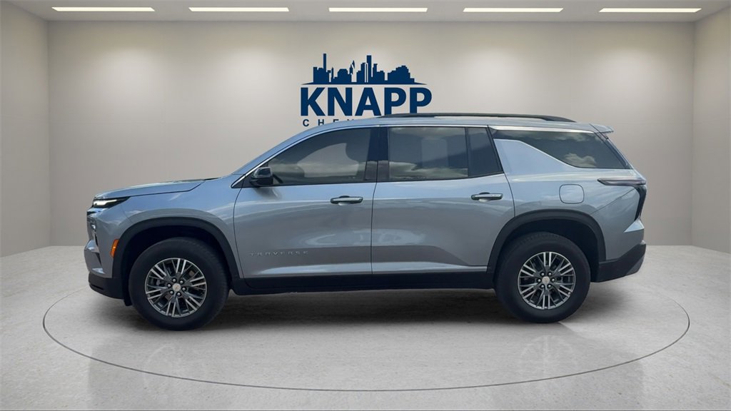 Used 2025 Chevrolet Traverse LT