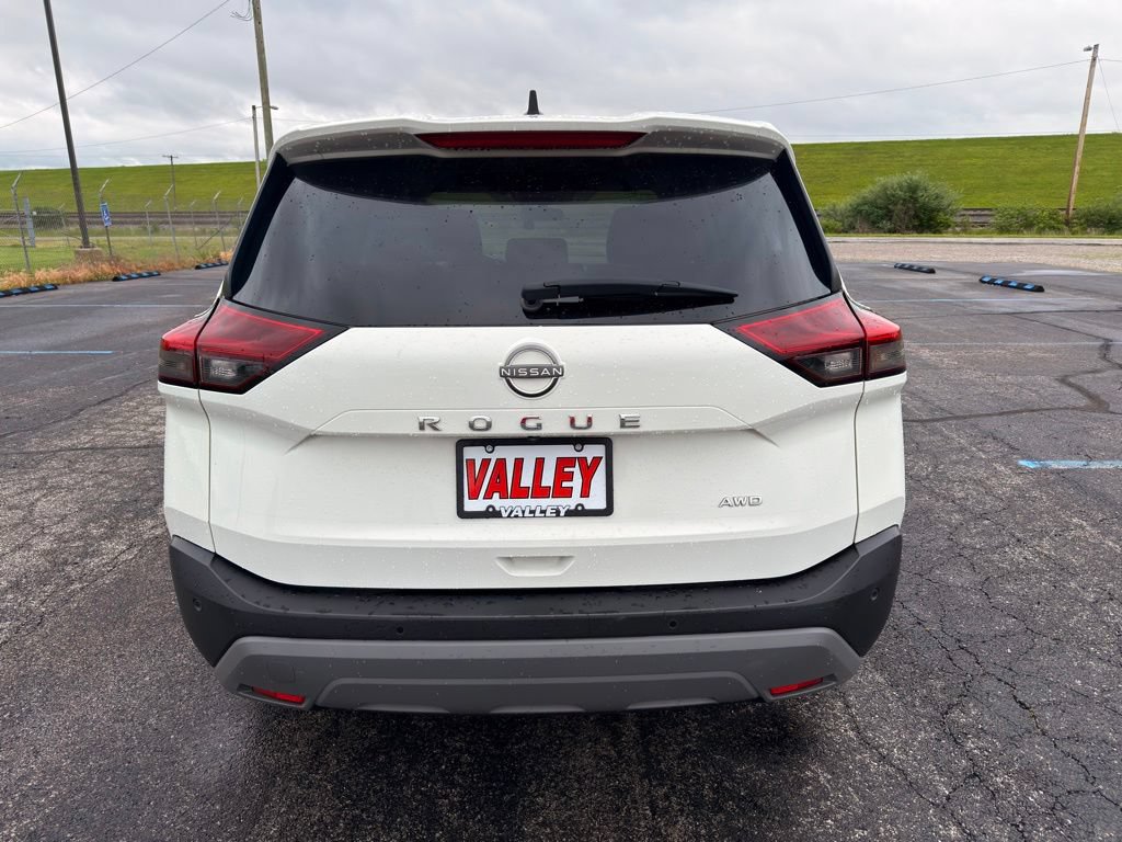 Used 2023 Nissan Rogue S AWD/4WD image 8