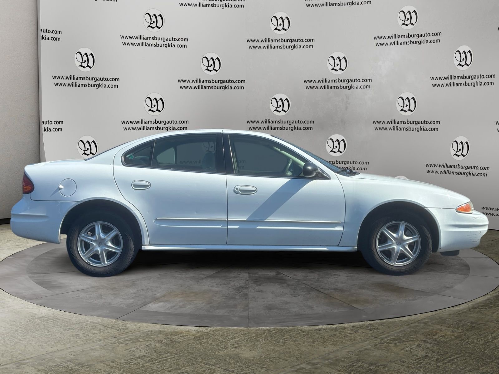 Used 2004 Oldsmobile Alero GL image 6