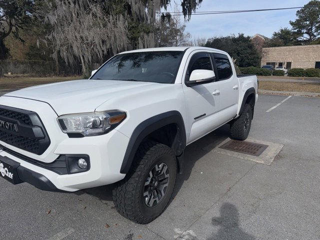 Used 2017 Toyota Tacoma 4x4 Double Cab image 3