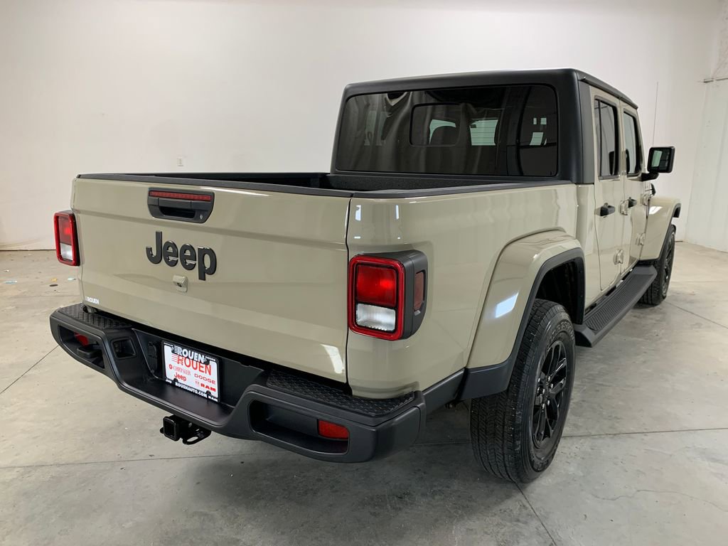 Used 2022 Jeep Gladiator Sport image 9