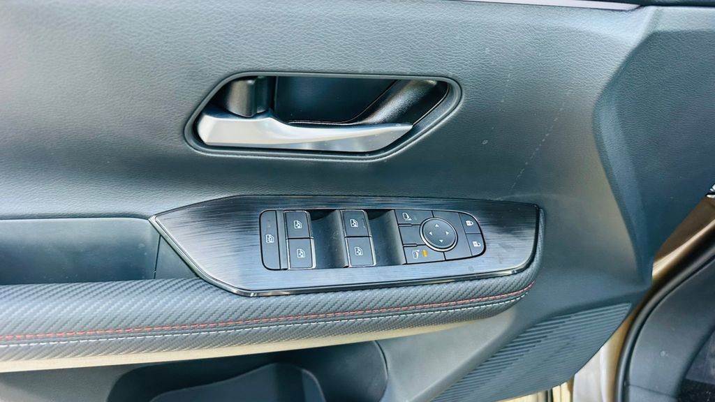 New 2026 Nissan Kicks SR FWD image 16
