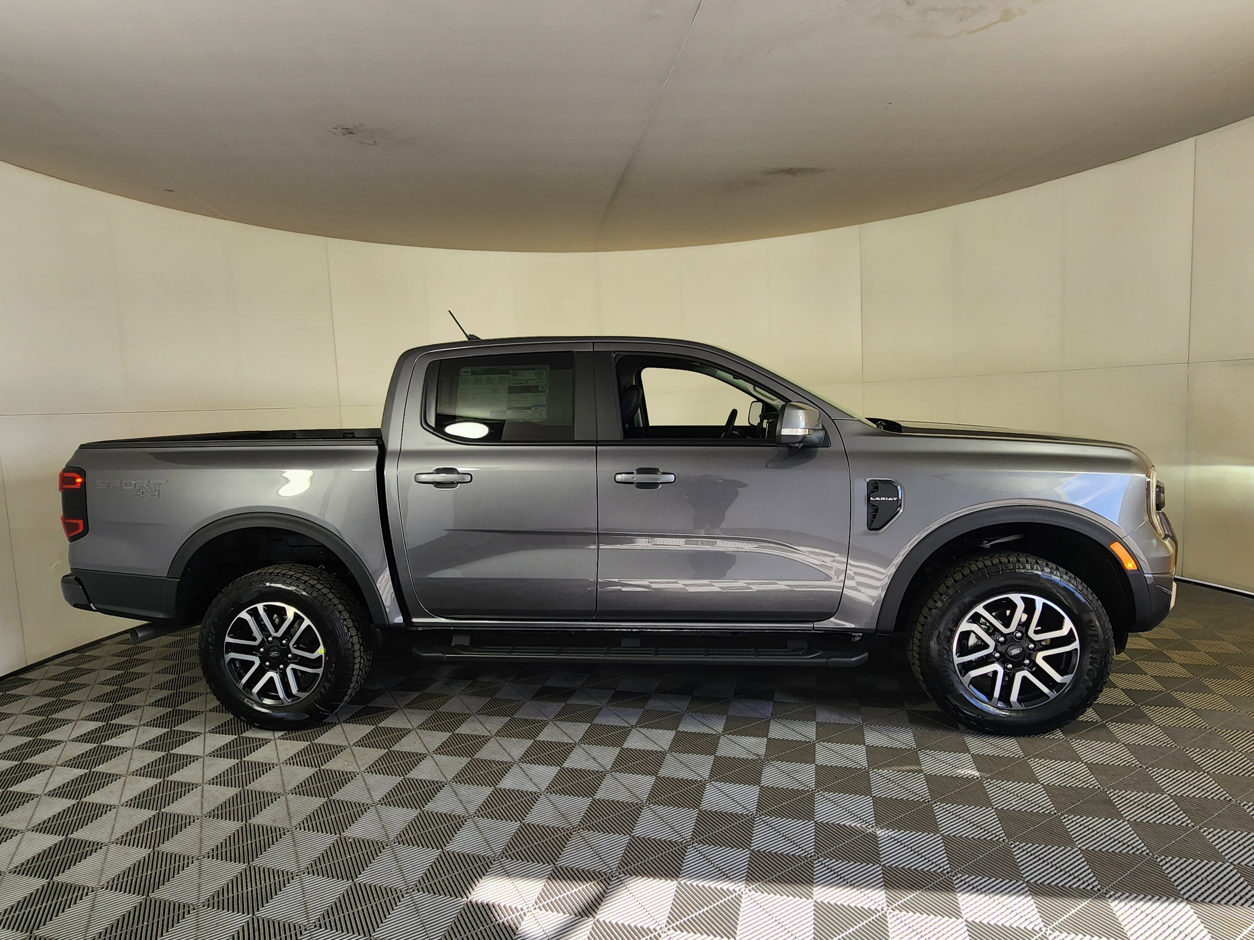New 2025 Ford Ranger Lariat w/ Advanced Towing Package image 8